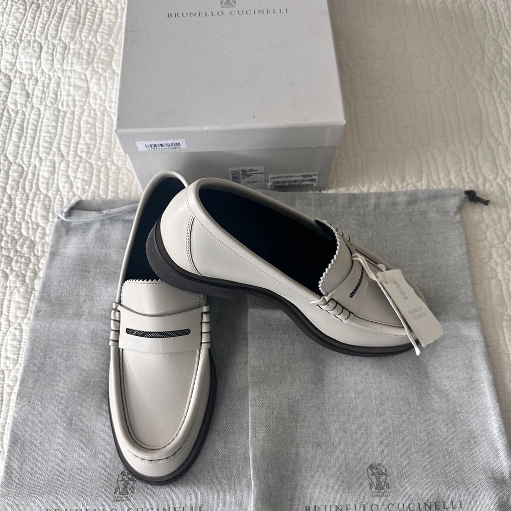 NEW Brunello Cucinelli wmn’s Loafers, Beaded, White-gray color. Dustbags Box.